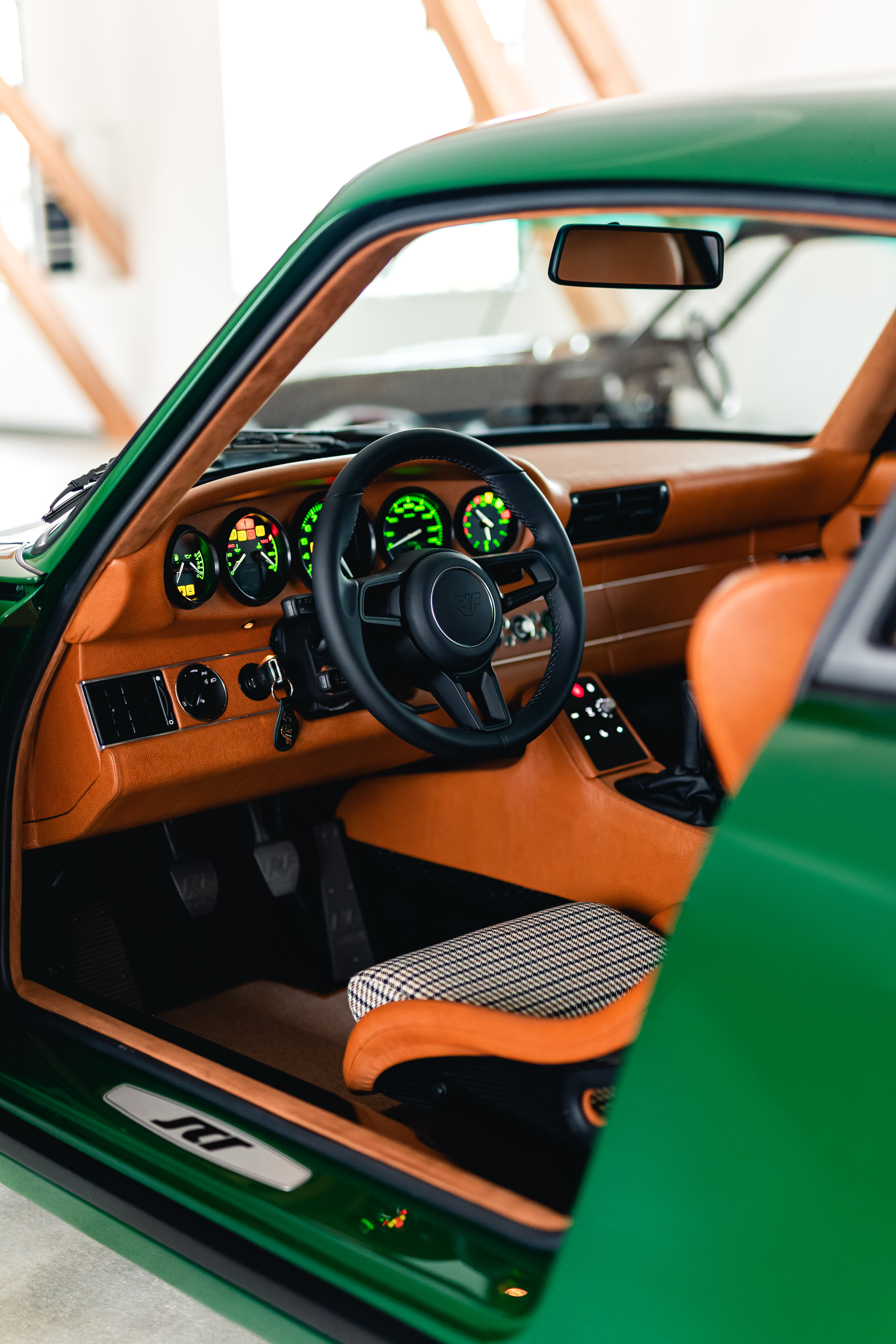 Car Green Steering-wheel Salon