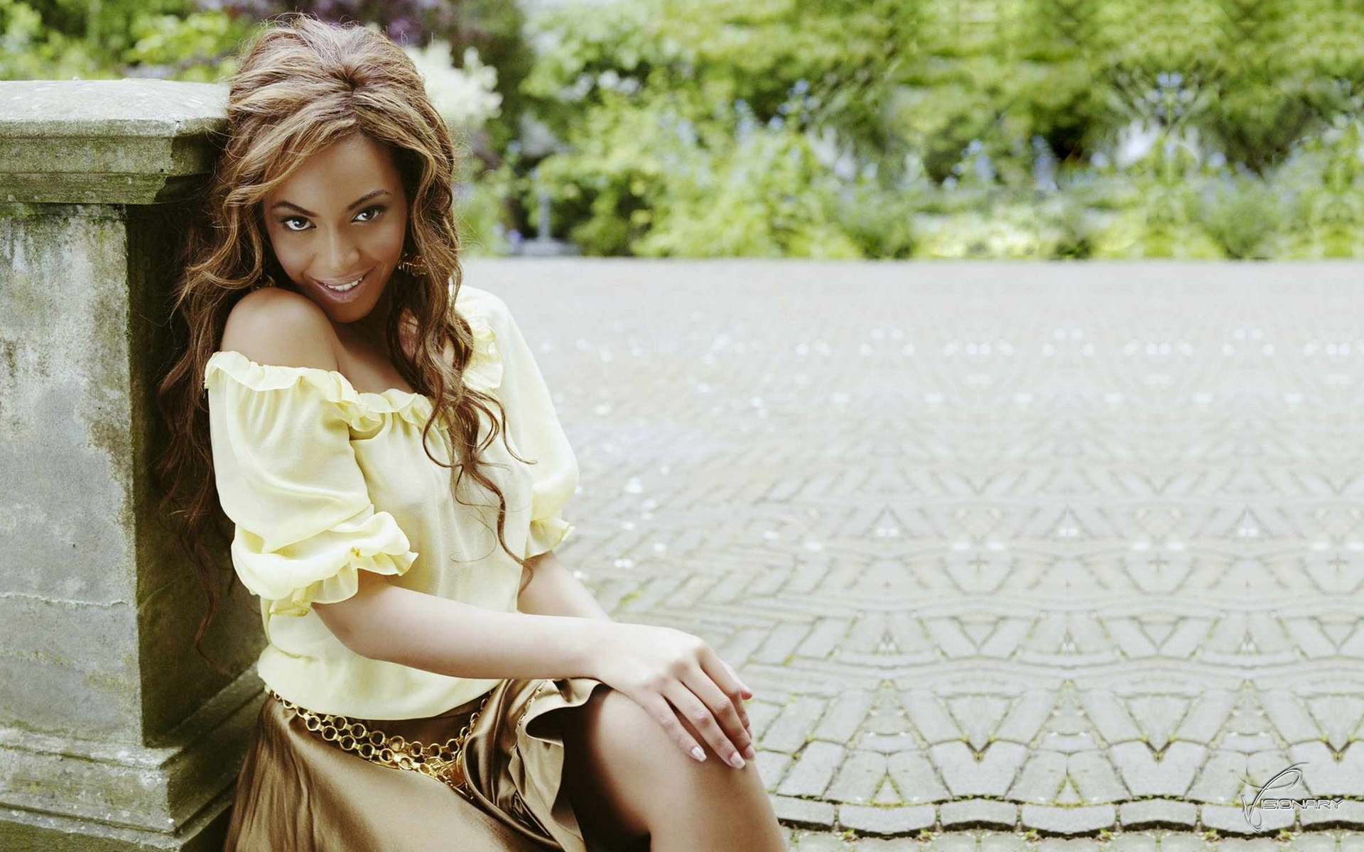 Celebrity Actress Famous Woman Beyonce-vessence