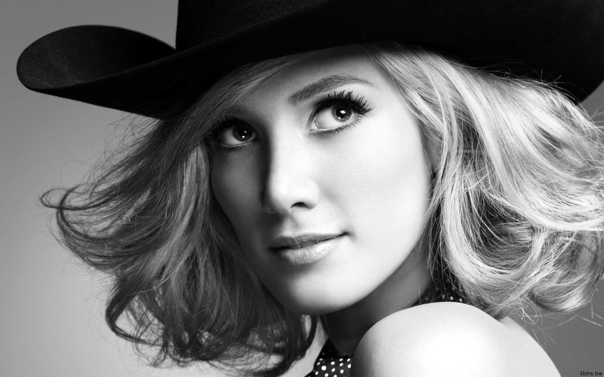 Celebrity Famous Hollywood Woman Delta-goodrem