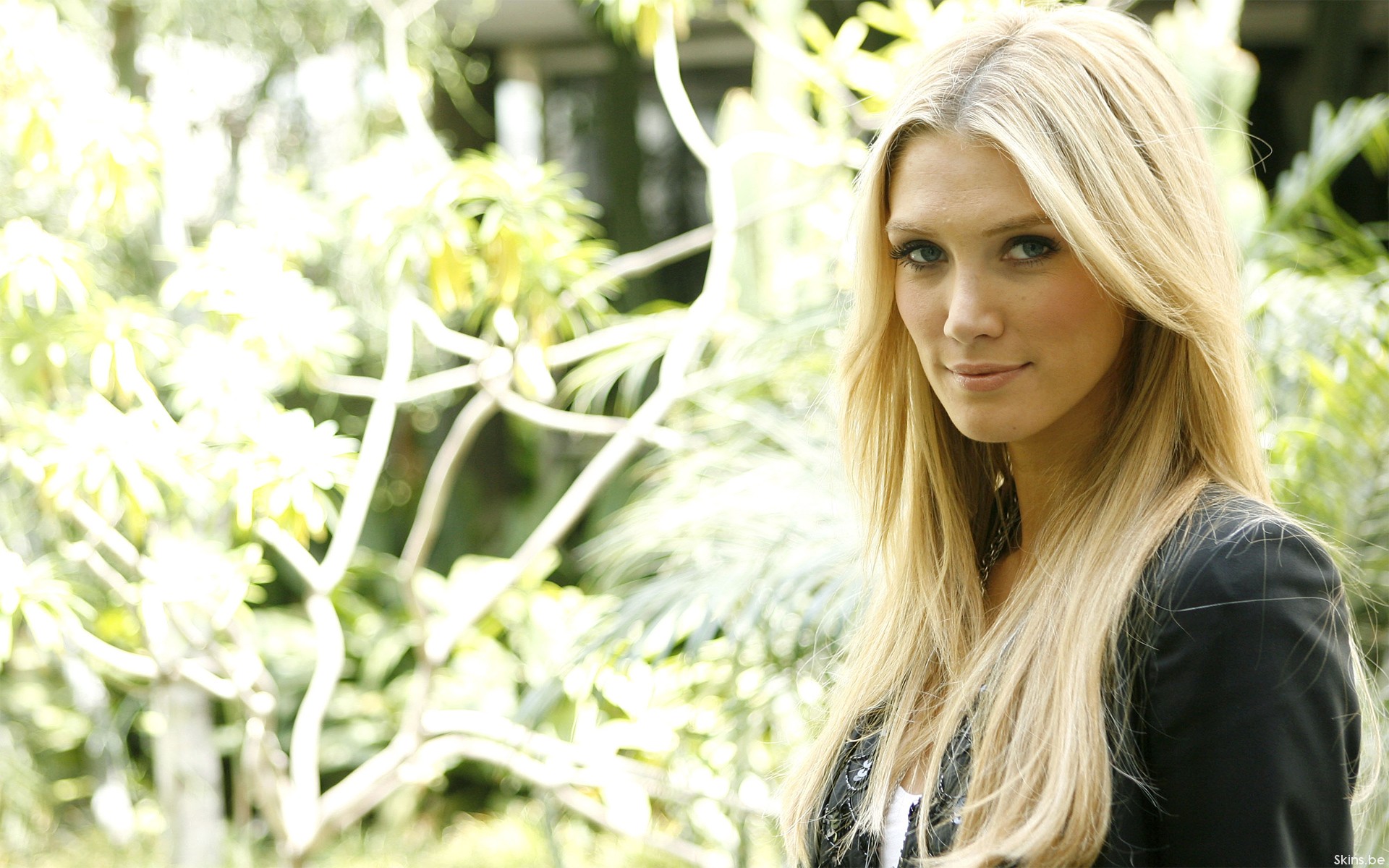 Celebrity Hot Actress Model Delta-goodrem