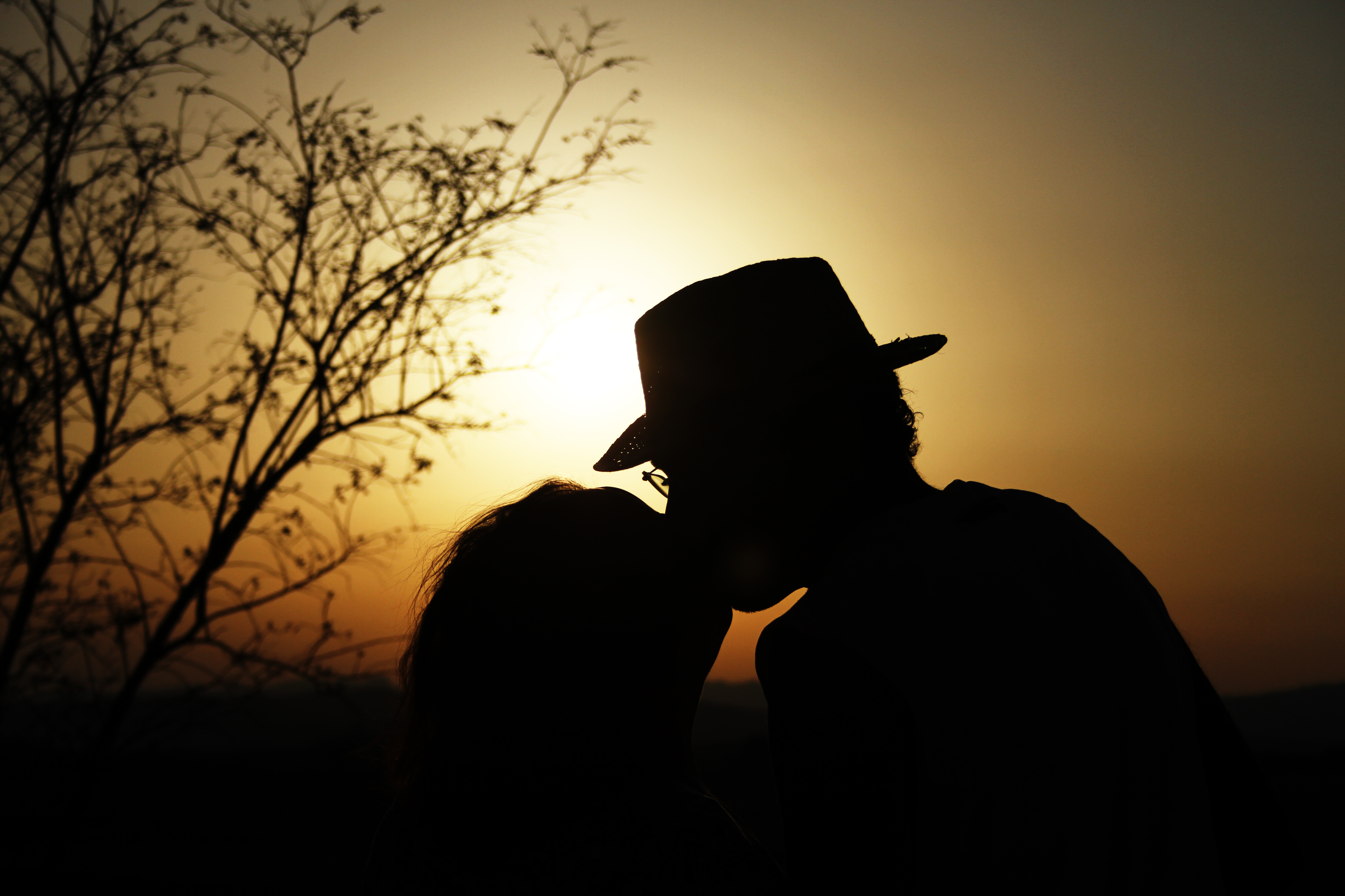 Couple Kiss Love Dark Sunset