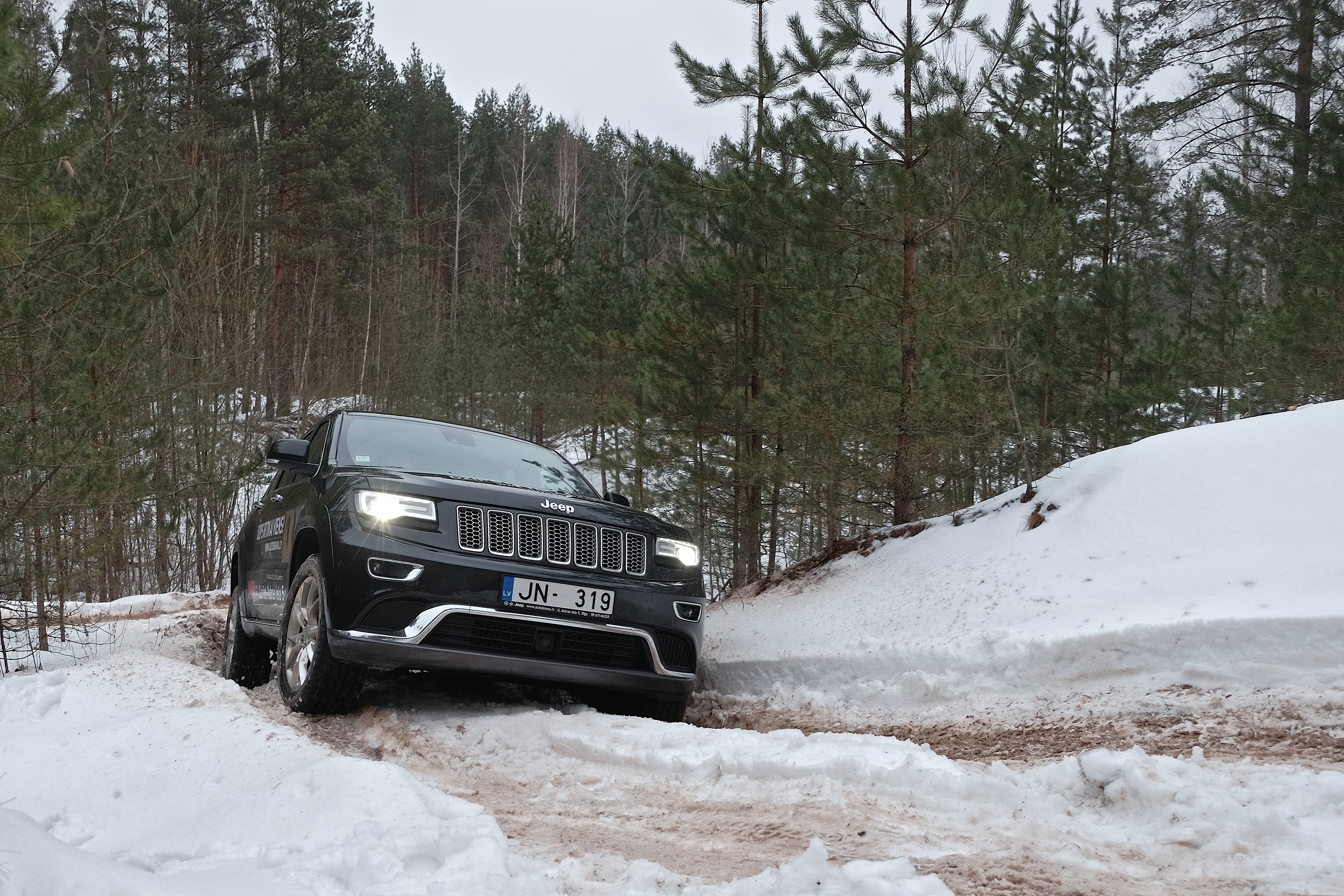 Jeep-renegade Jeep Car Suv Black Snow