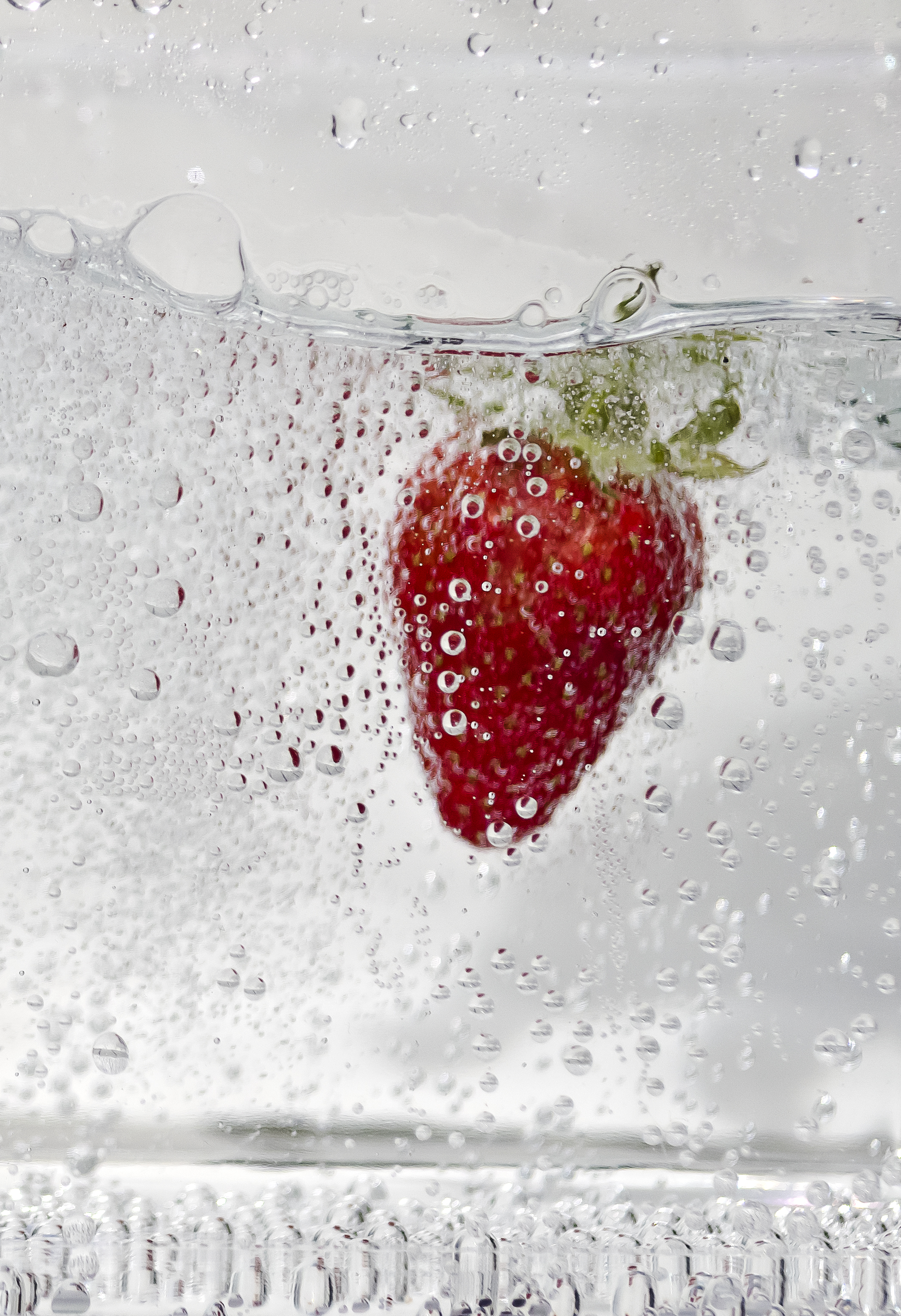 Strawberry Berry Water Under-water Bubbles Macro