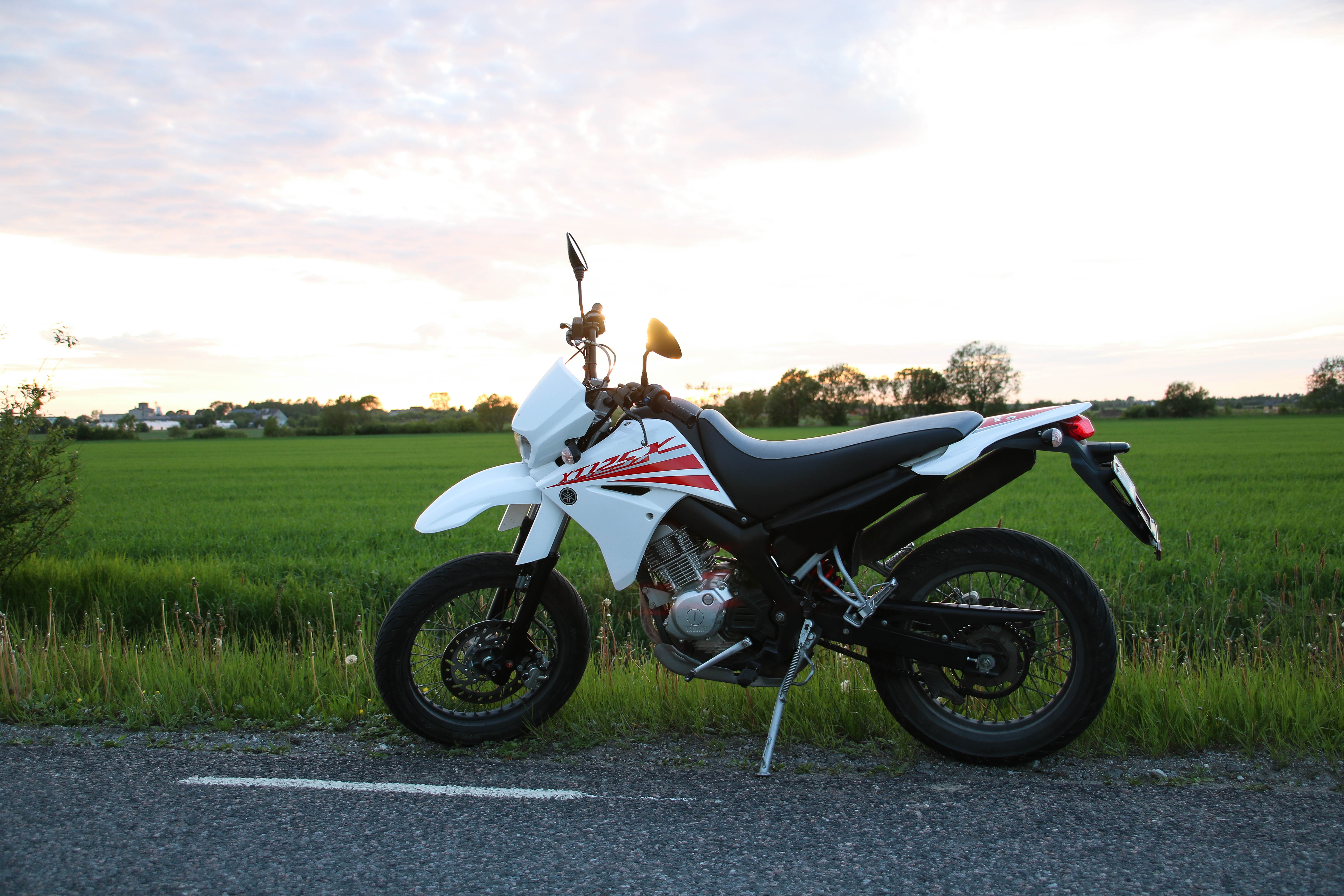 Yamaha Motorcycle Bike White Field Road