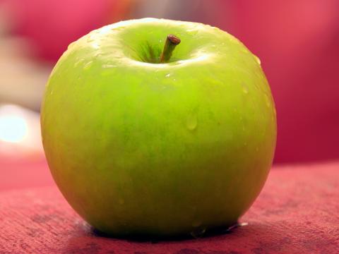 Apple Fruit Drops Macro Green