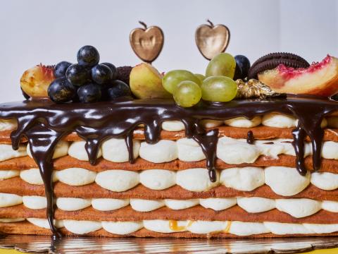 Cake Chocolate Watering Fruit Dessert