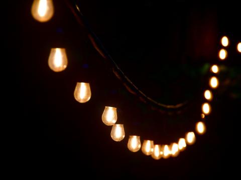 Garland Light-bulbs Light Dark