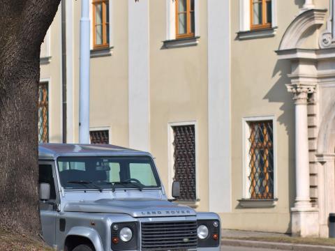 Land-rover Car Suv Gray Building